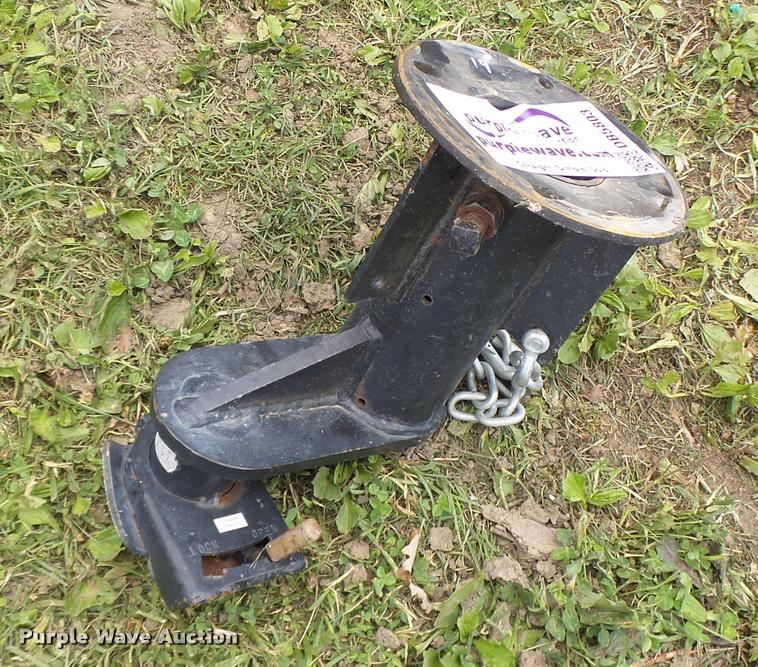 image for item DB5803 Fifth wheel adapter