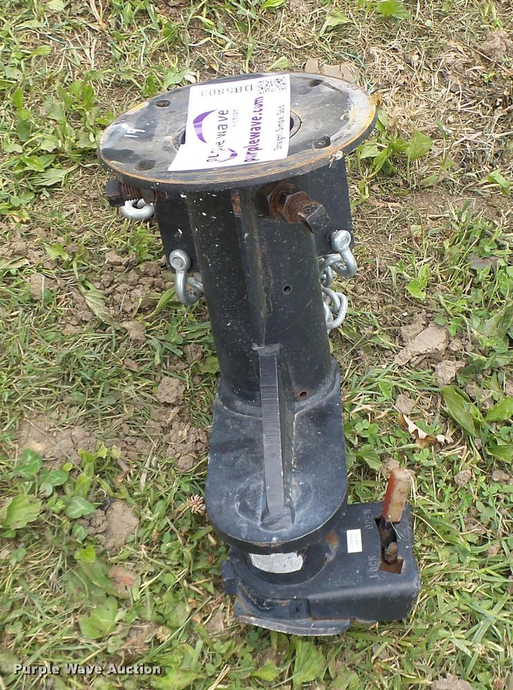 image for item DB5803 Fifth wheel adapter