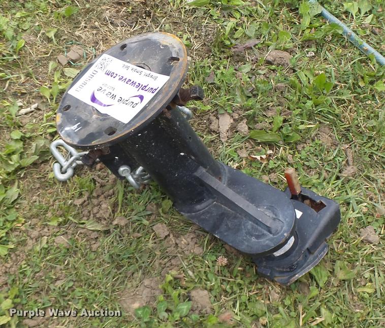 image for item DB5803 Fifth wheel adapter