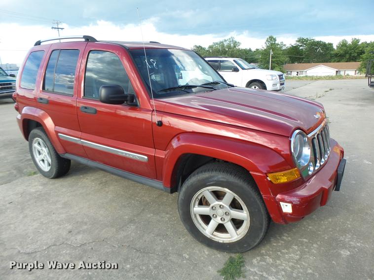 image for item DB5806 2005 Jeep Liberty SUV