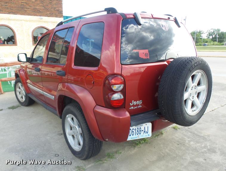 image for item DB5806 2005 Jeep Liberty SUV