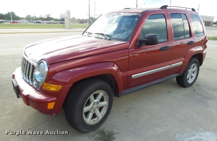 image for item DB5806 2005 Jeep Liberty SUV