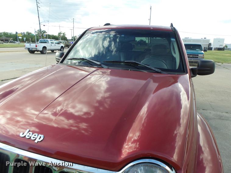 image for item DB5806 2005 Jeep Liberty SUV