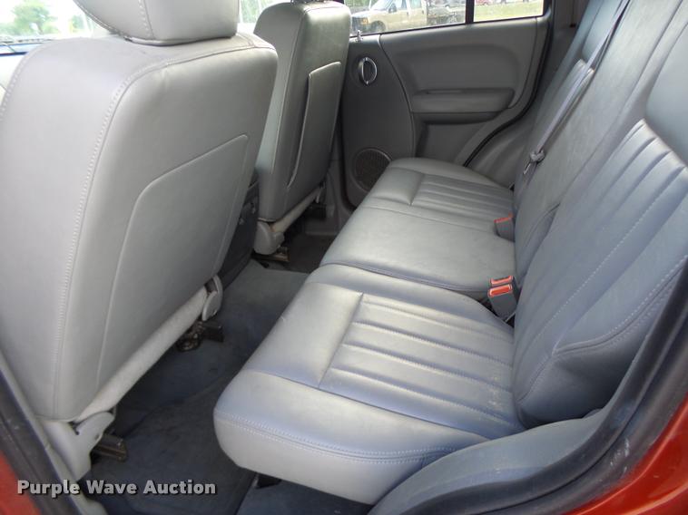 image for item DB5806 2005 Jeep Liberty SUV