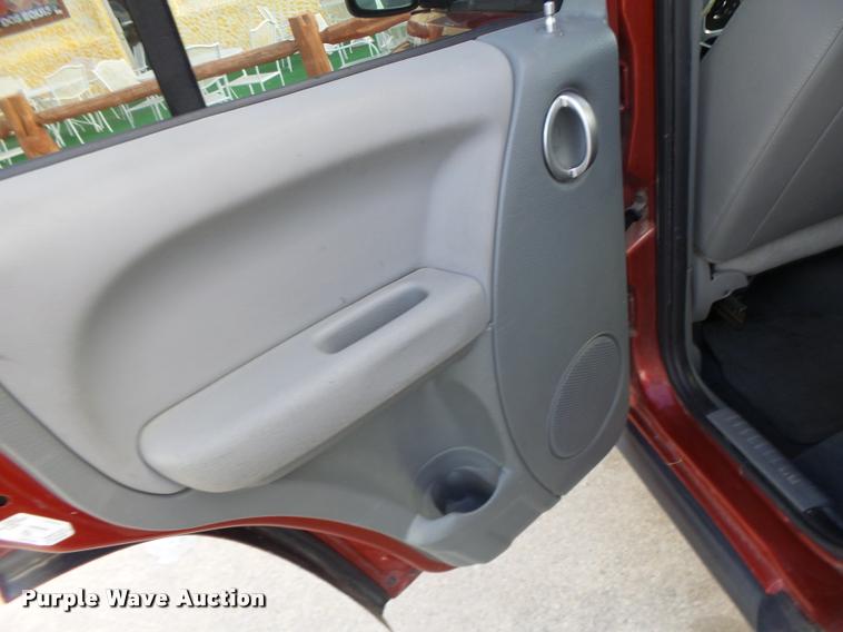 image for item DB5806 2005 Jeep Liberty SUV