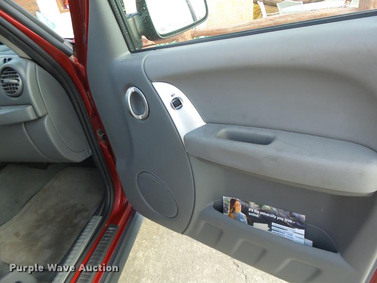 image for item DB5806 2005 Jeep Liberty SUV