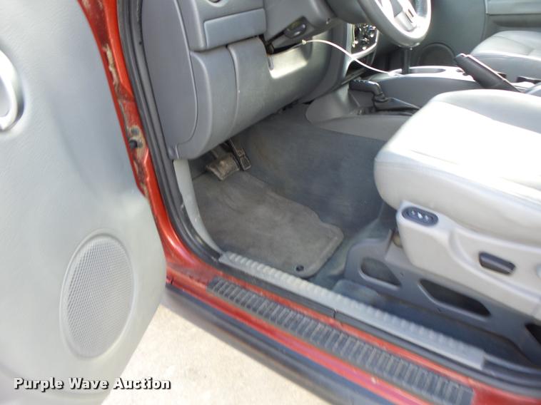 image for item DB5806 2005 Jeep Liberty SUV