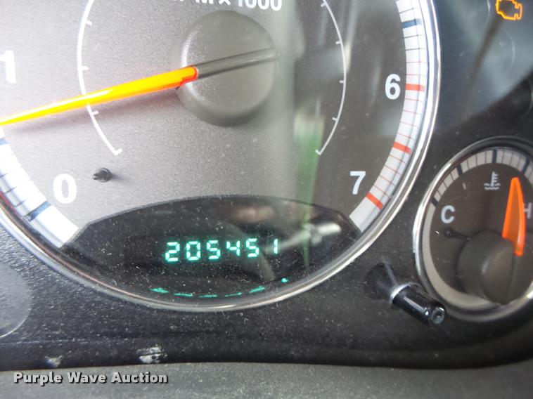 image for item DB5806 2005 Jeep Liberty SUV