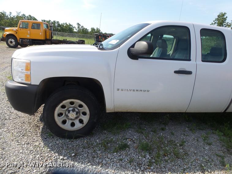 image for item DB7475 2007 Chevrolet Silverado 1500 Ext. Cab pickup truck