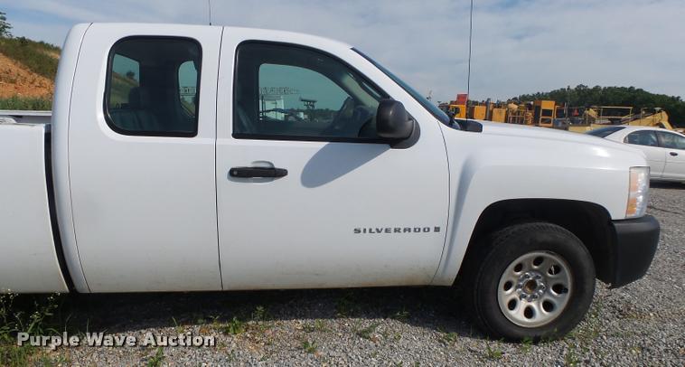 image for item DB7475 2007 Chevrolet Silverado 1500 Ext. Cab pickup truck