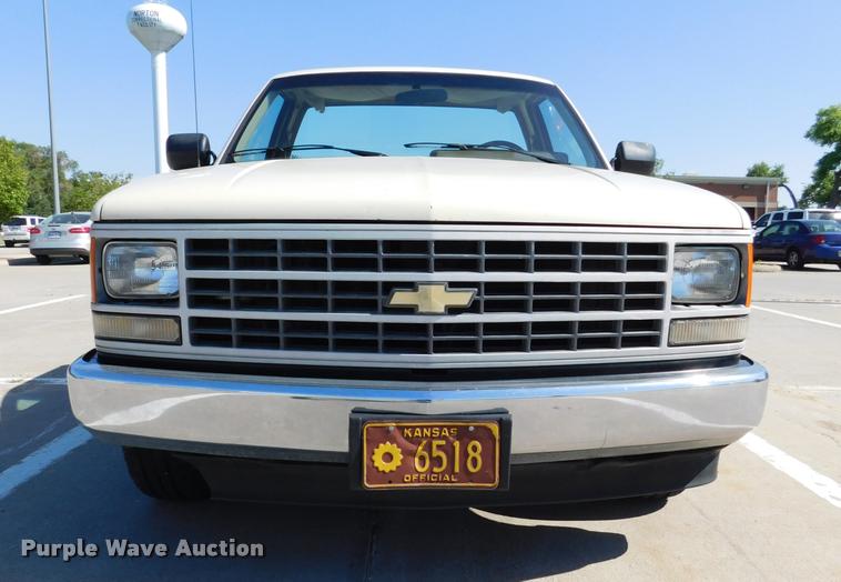 image for item DB9468 1988 Chevrolet Cheyenne 1500 pickup truck