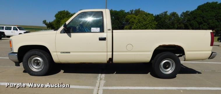 image for item DB9468 1988 Chevrolet Cheyenne 1500 pickup truck