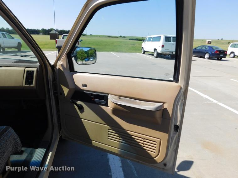 image for item DB9468 1988 Chevrolet Cheyenne 1500 pickup truck