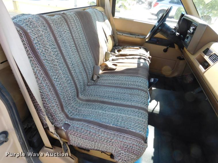 image for item DB9468 1988 Chevrolet Cheyenne 1500 pickup truck