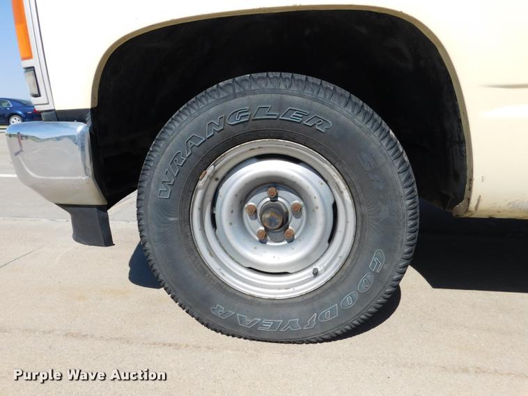 image for item DB9468 1988 Chevrolet Cheyenne 1500 pickup truck