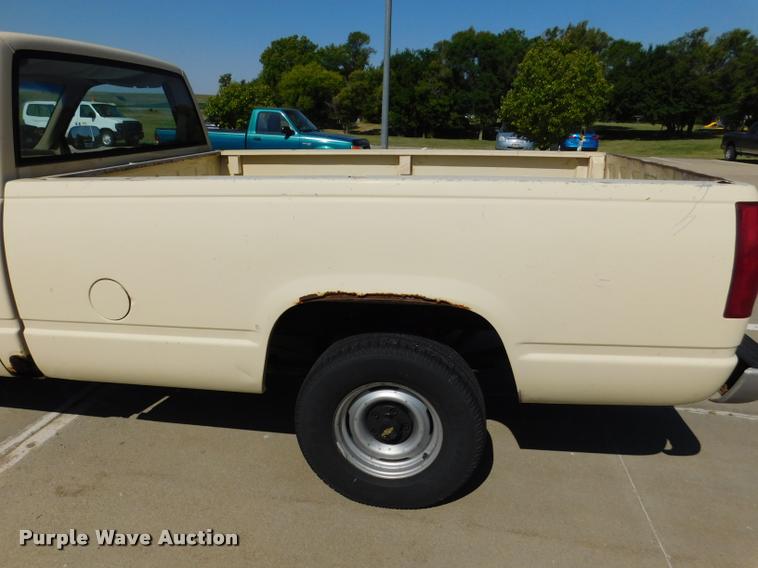 image for item DB9468 1988 Chevrolet Cheyenne 1500 pickup truck