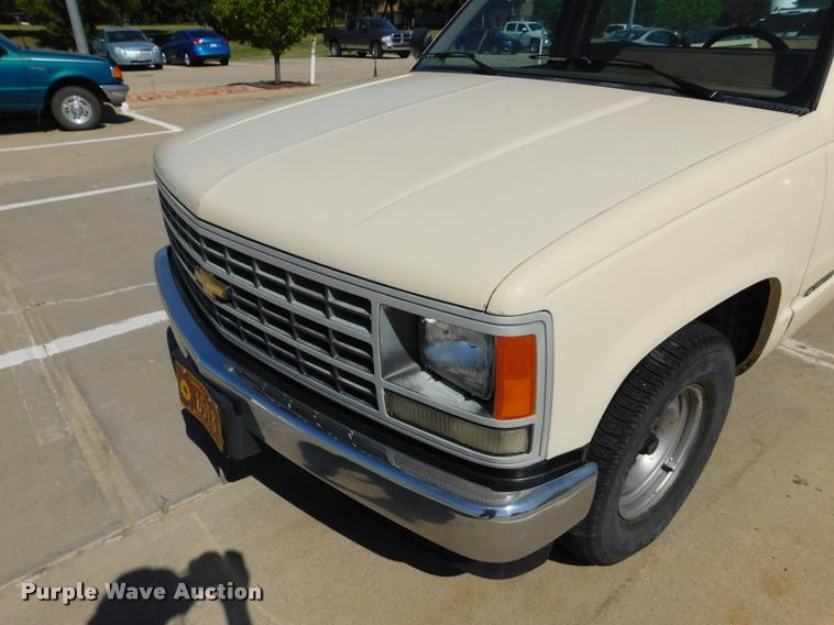 image for item DB9468 1988 Chevrolet Cheyenne 1500 pickup truck