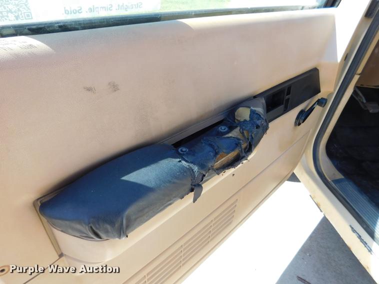 image for item DB9469 1988 Chevrolet Cheyenne 1500 pickup truck