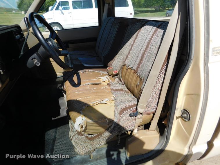 image for item DB9469 1988 Chevrolet Cheyenne 1500 pickup truck