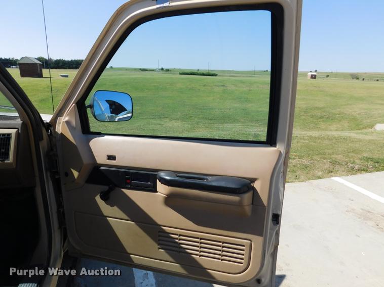 image for item DB9469 1988 Chevrolet Cheyenne 1500 pickup truck