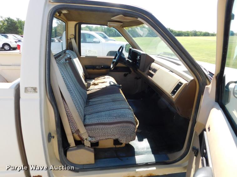 image for item DB9469 1988 Chevrolet Cheyenne 1500 pickup truck