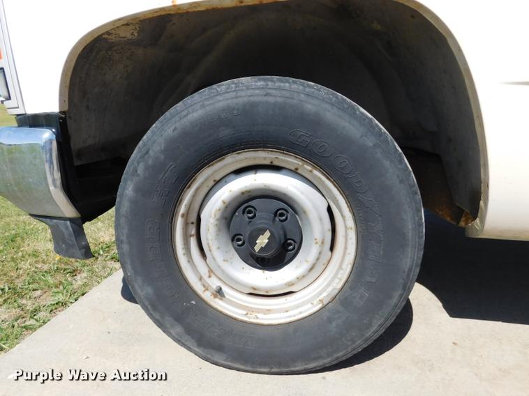 image for item DB9469 1988 Chevrolet Cheyenne 1500 pickup truck