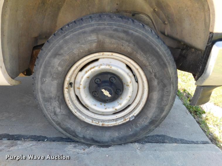 image for item DB9469 1988 Chevrolet Cheyenne 1500 pickup truck