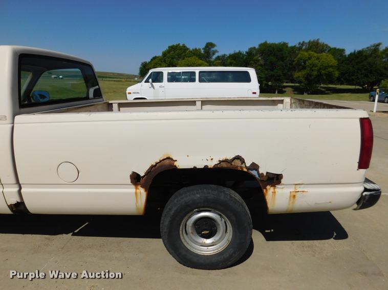 image for item DB9469 1988 Chevrolet Cheyenne 1500 pickup truck