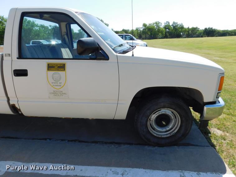 image for item DB9469 1988 Chevrolet Cheyenne 1500 pickup truck