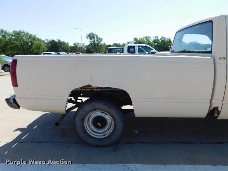 image for item DB9469 1988 Chevrolet Cheyenne 1500 pickup truck