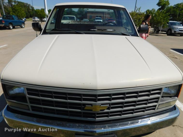 image for item DB9469 1988 Chevrolet Cheyenne 1500 pickup truck