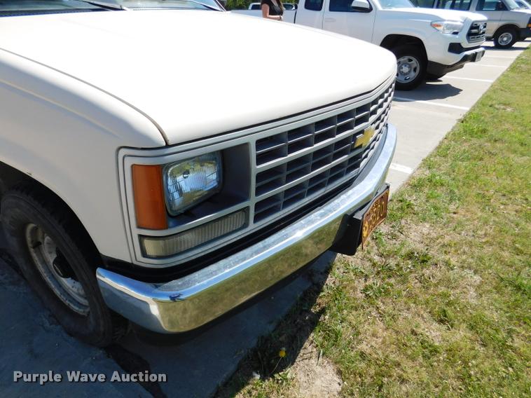 image for item DB9469 1988 Chevrolet Cheyenne 1500 pickup truck