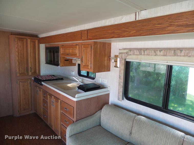 image for item DH9658 1996 Holiday Rambler Endeaver LE RV