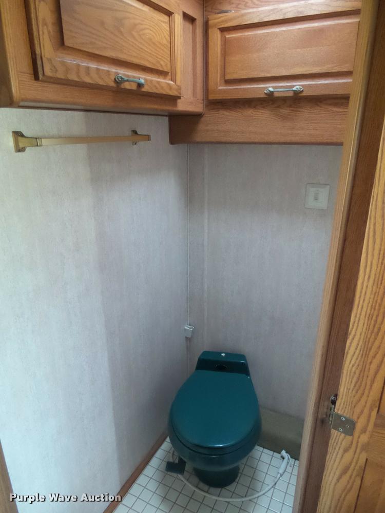 image for item DH9658 1996 Holiday Rambler Endeaver LE RV