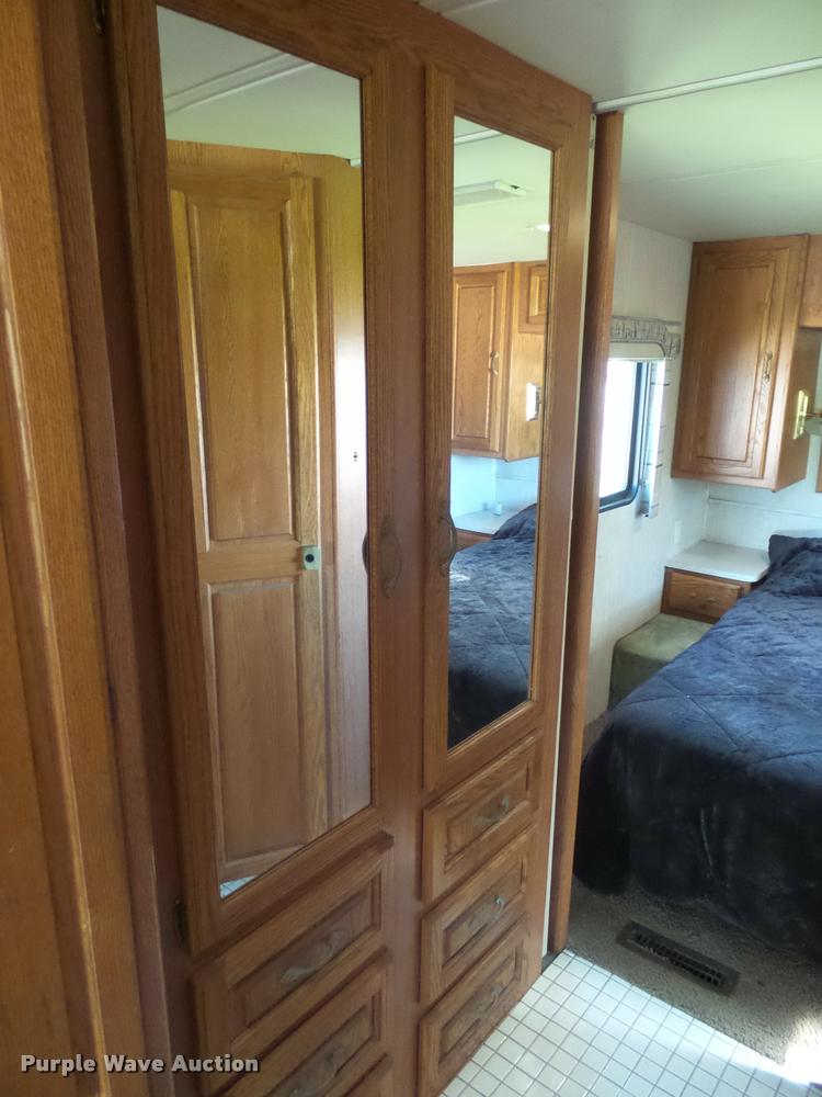 image for item DH9658 1996 Holiday Rambler Endeaver LE RV