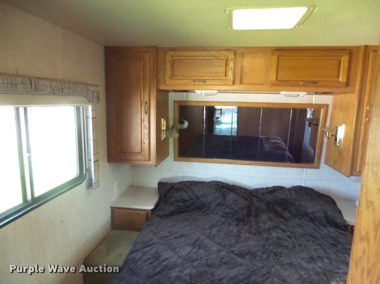 image for item DH9658 1996 Holiday Rambler Endeaver LE RV