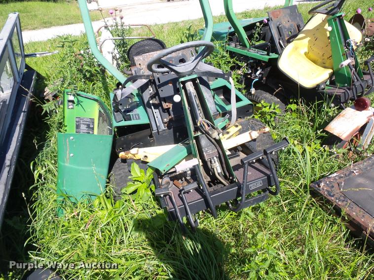 image for item DJ9545 (2) John Deere lawn mowers