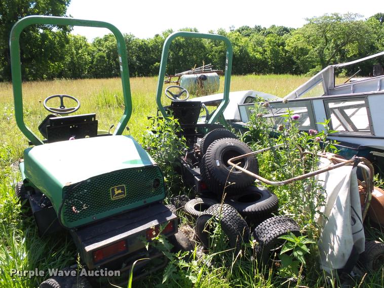 image for item DJ9545 (2) John Deere lawn mowers