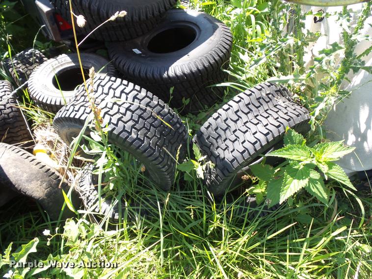 image for item DJ9545 (2) John Deere lawn mowers