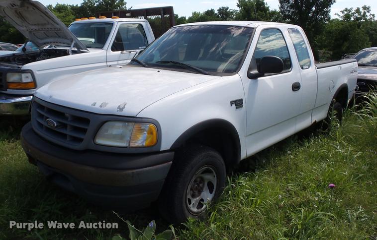 image for item DJ9550 2001 Ford F150 Super Cab pickup truck