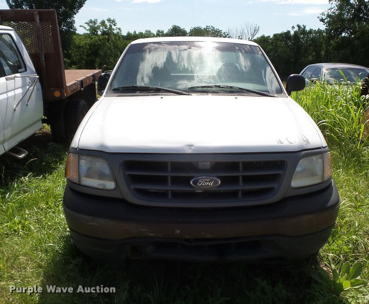 image for item DJ9550 2001 Ford F150 Super Cab pickup truck