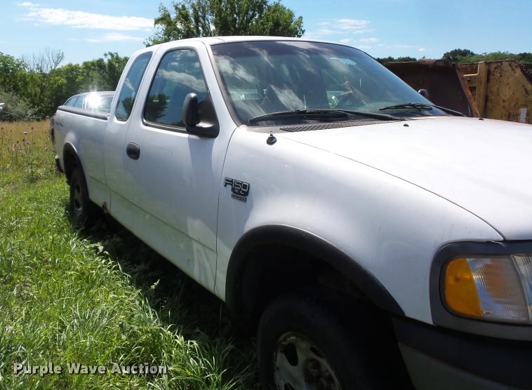 image for item DJ9550 2001 Ford F150 Super Cab pickup truck