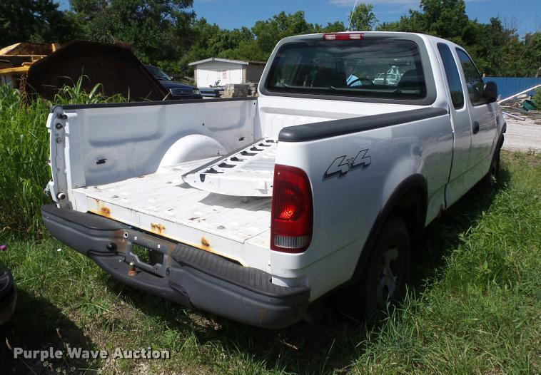 image for item DJ9550 2001 Ford F150 Super Cab pickup truck