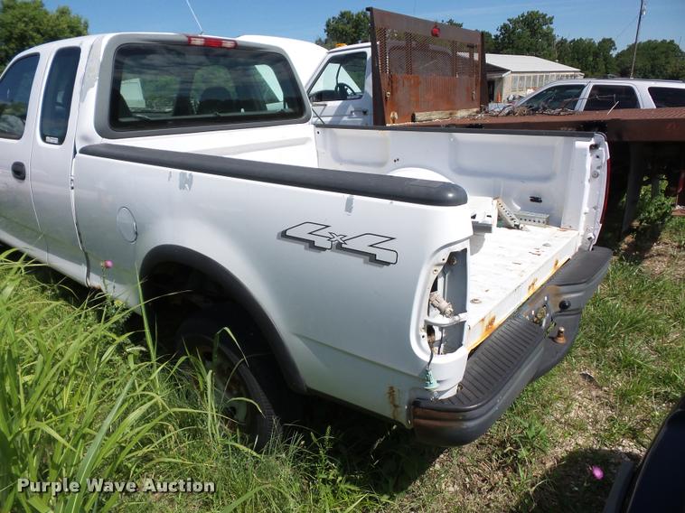 image for item DJ9550 2001 Ford F150 Super Cab pickup truck