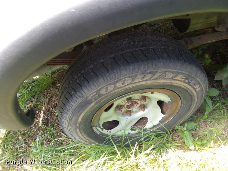 image for item DJ9550 2001 Ford F150 Super Cab pickup truck