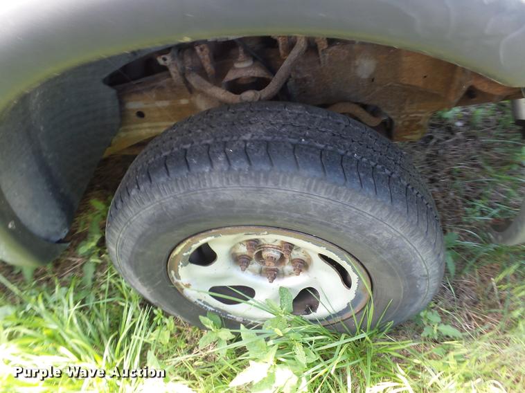 image for item DJ9550 2001 Ford F150 Super Cab pickup truck