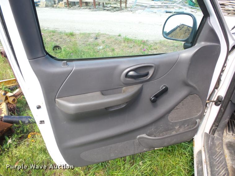 image for item DJ9550 2001 Ford F150 Super Cab pickup truck