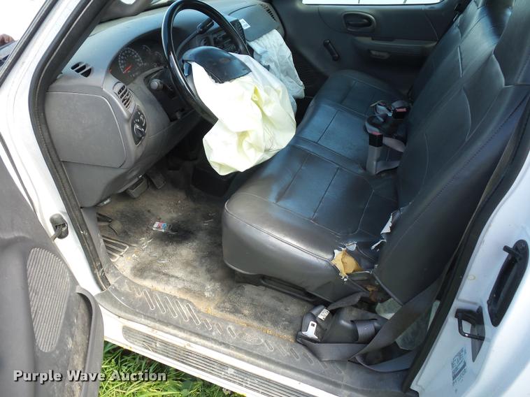 image for item DJ9550 2001 Ford F150 Super Cab pickup truck