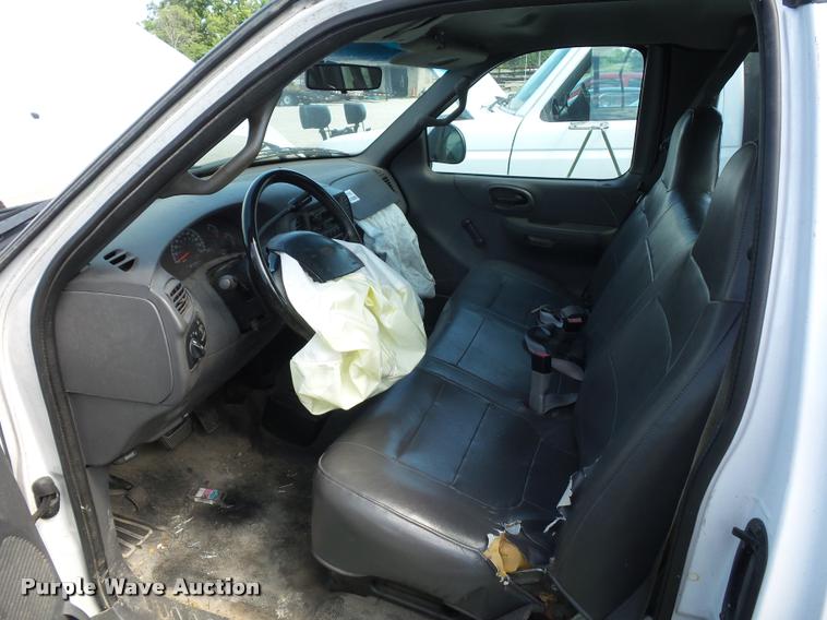 image for item DJ9550 2001 Ford F150 Super Cab pickup truck