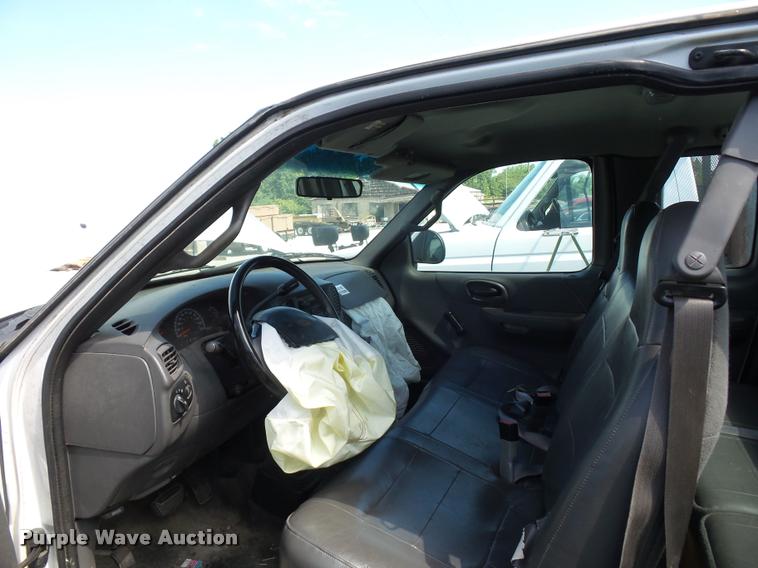 image for item DJ9550 2001 Ford F150 Super Cab pickup truck